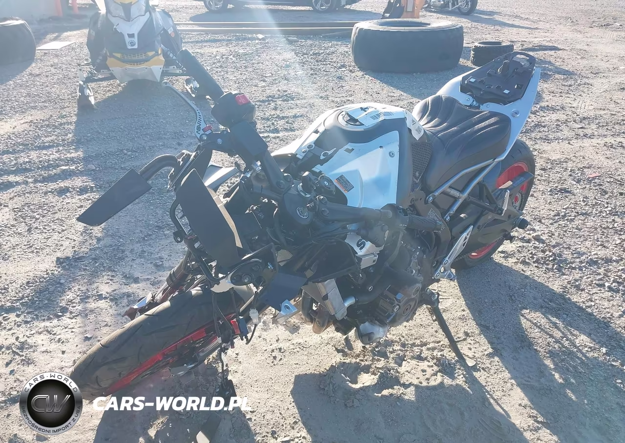 2024 Suzuki Gsx800 F VIN:JS1EM13B7R7103959 - 2