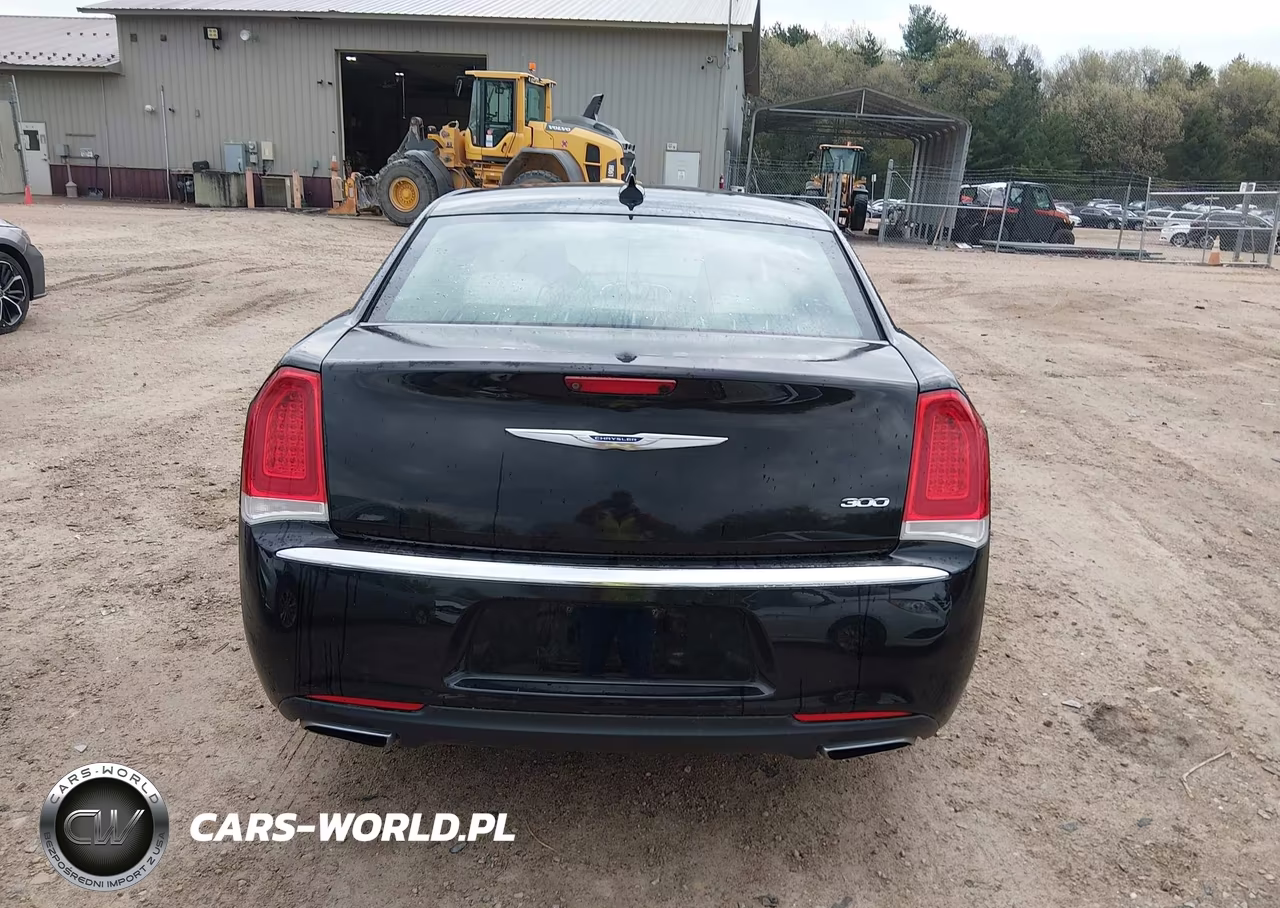 2018 Chrysler 300 Limited VIN:2C3CCAEG7JH129824 - 16