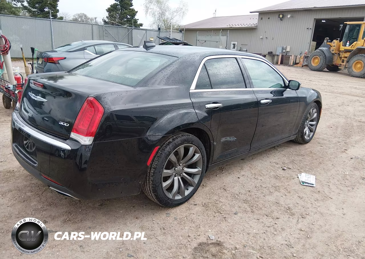 2018 Chrysler 300 Limited VIN:2C3CCAEG7JH129824 - 4