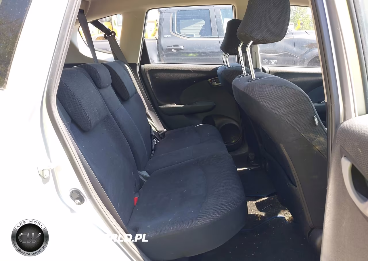 2013 Honda Fit Sport VIN:JHMGE8H59DC024394 - 8