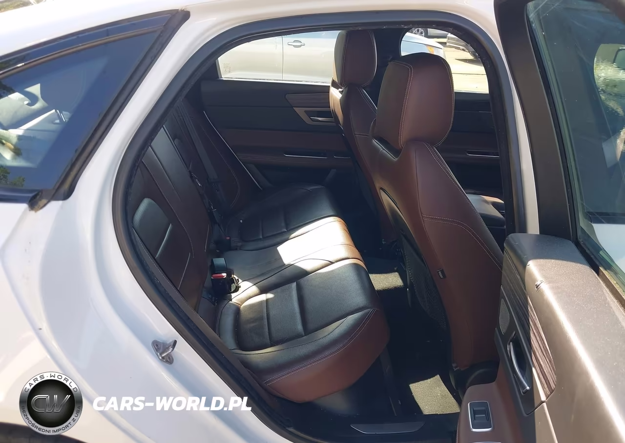 2017 Jaguar Xf S VIN:SAJBM4BV0HCY43768 - 8