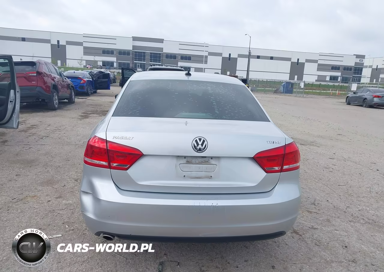 2015 Volkswagen Passat 2.0L Tdi Se VIN:1VWBV7A30FC083414 - 16