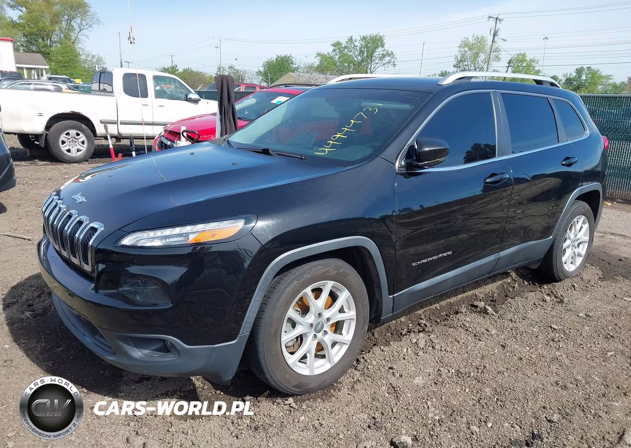 2018 Jeep Cherokee Latitude Plus Fwd VIN:1C4PJLLX8JD606386 - 2