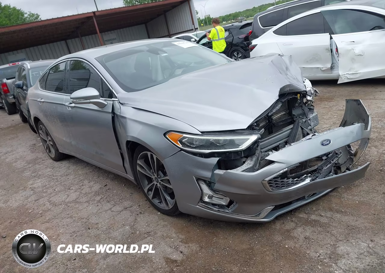 2020 Ford Fusion Titanium – zdjęcie 1 z 16