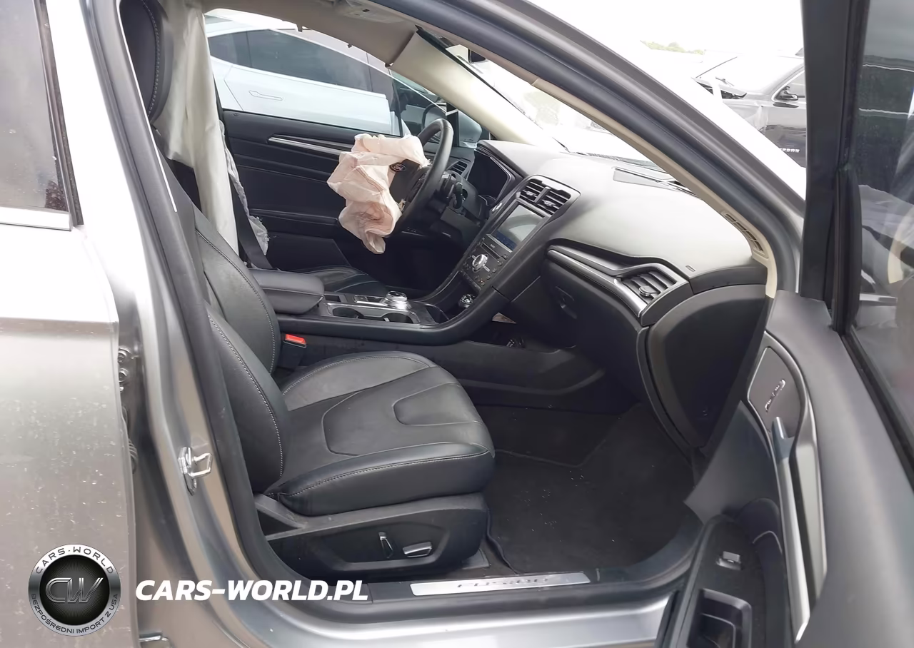 2020 Ford Fusion Titanium VIN:3FA6P0D93LR151620 - 5