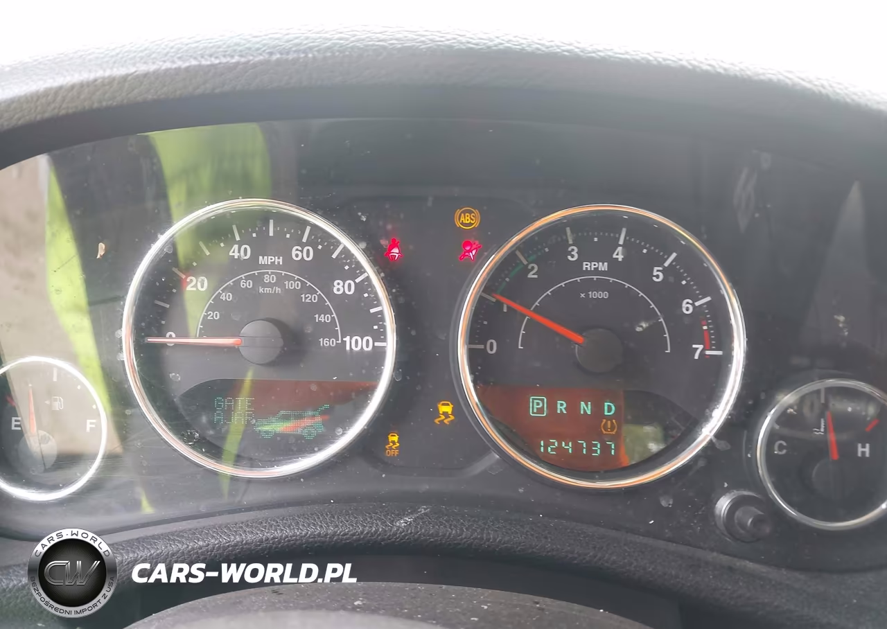 2014 Jeep Wrangler Unlimited Freedom Edition VIN:1C4BJWDG2EL196612 - 7