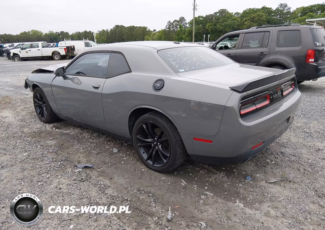 2018 Dodge Challenger Sxt VIN:2C3CDZAG4JH251347 - 3