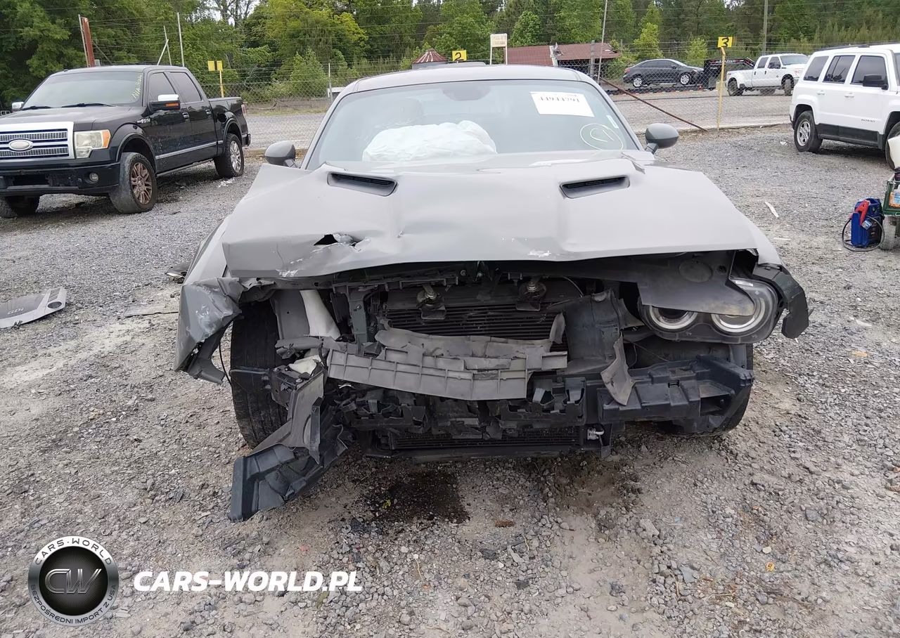 2018 Dodge Challenger Sxt VIN:2C3CDZAG4JH251347 - 6