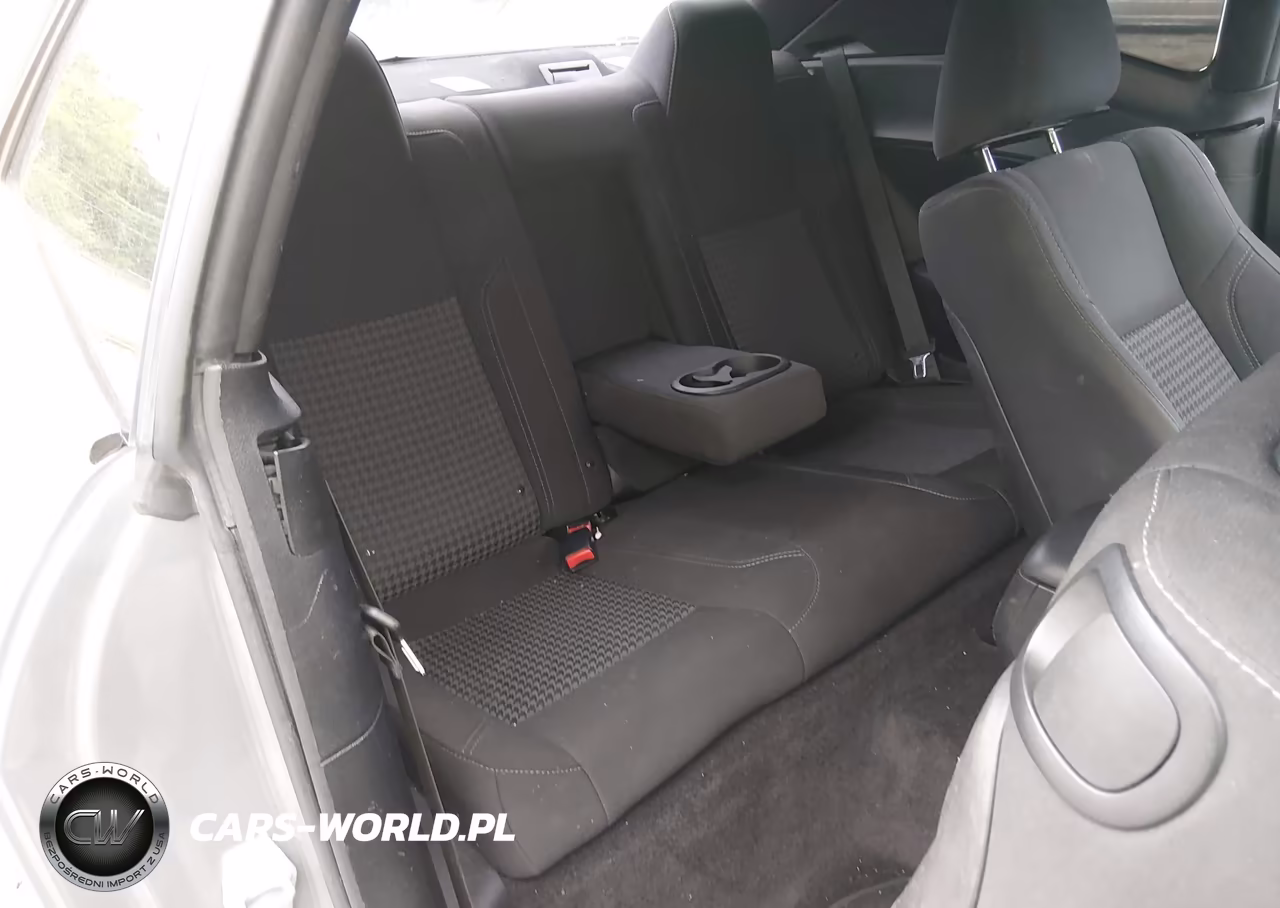 2018 Dodge Challenger Sxt VIN:2C3CDZAG4JH251347 - 8
