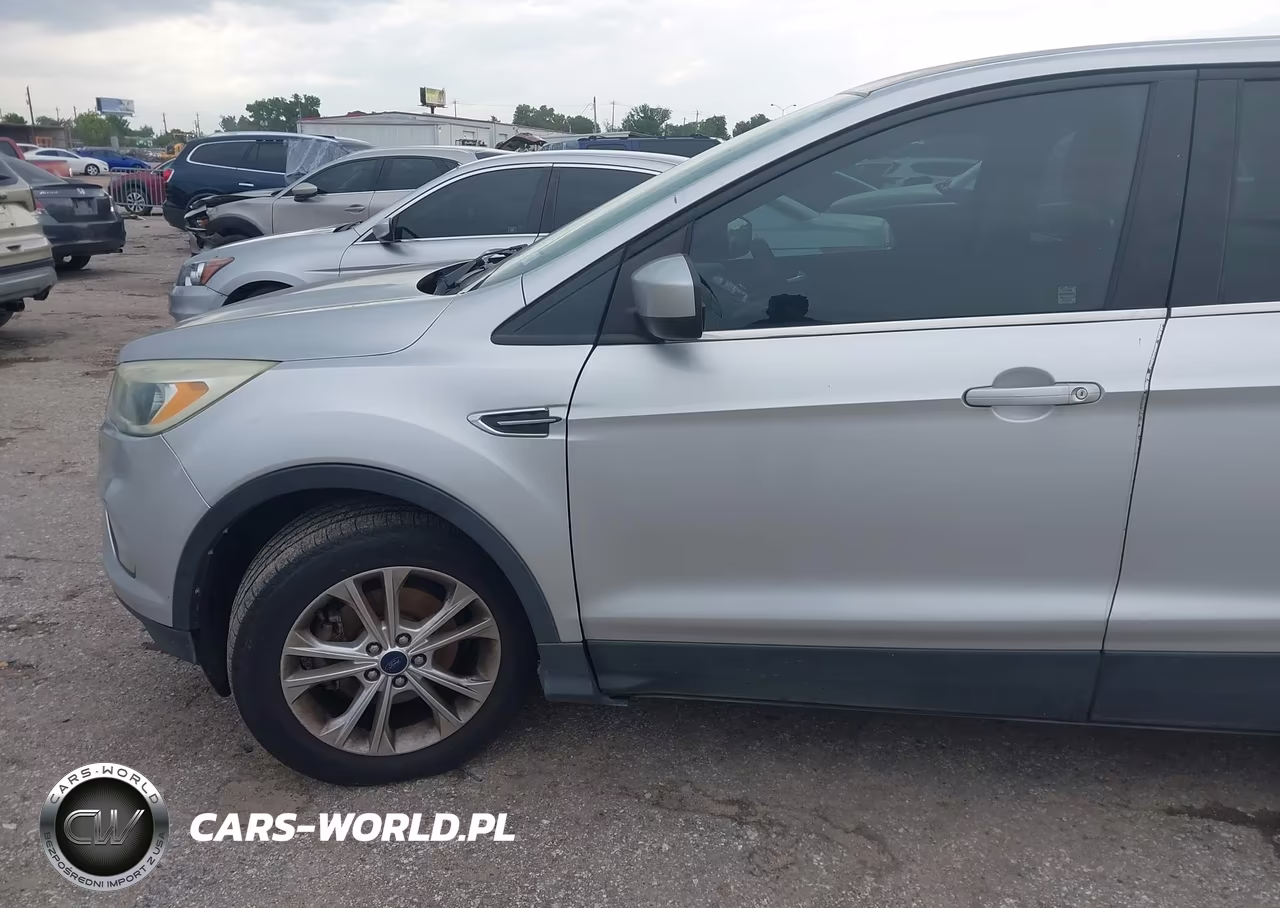 2017 Ford Escape Se VIN:1FMCU0GD8HUD10049 - 13
