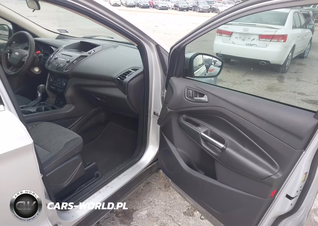 2017 Ford Escape Se VIN:1FMCU0GD8HUD10049 - 5