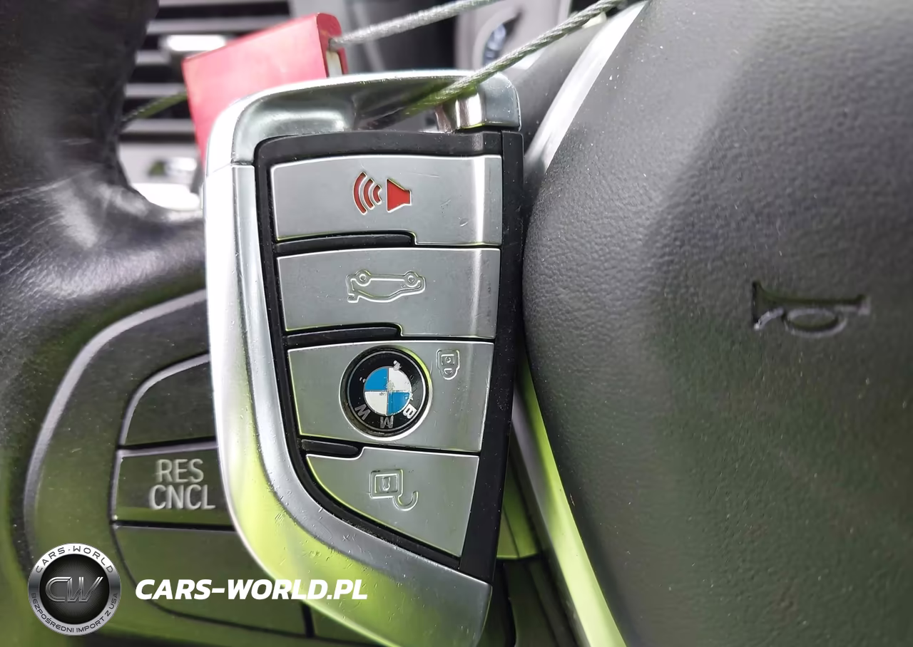2019 BMW X3 xDrive30I VIN:5UXTR9C55KLR04988 - 11