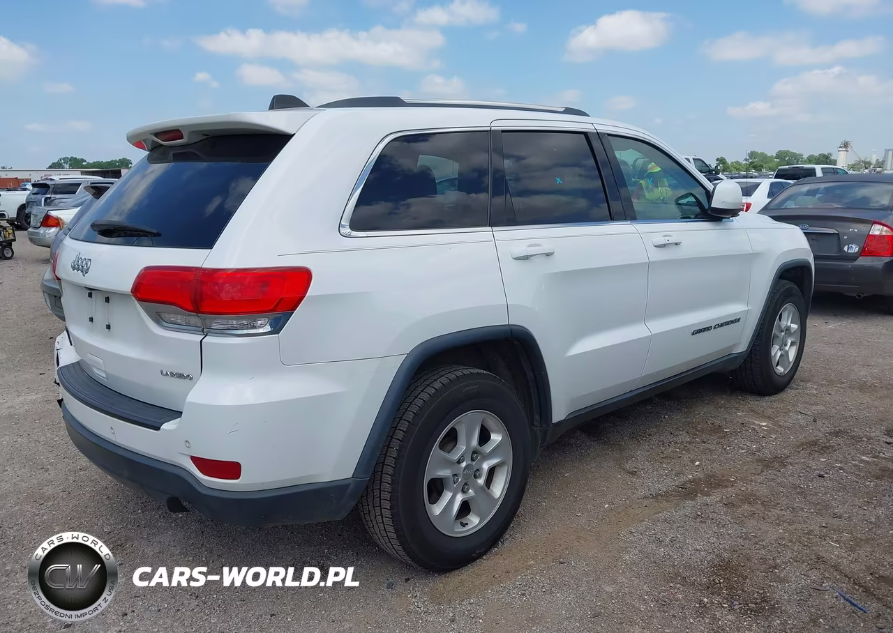 2017 Jeep Grand Cherokee Laredo 4X2 VIN:1C4RJEAG3HC965233 - 4