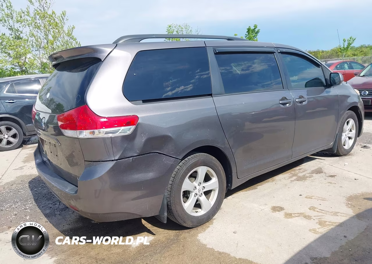 2012 Toyota Sienna Le V6 8 Passenger VIN:5TDKK3DC0CS224542 - 4