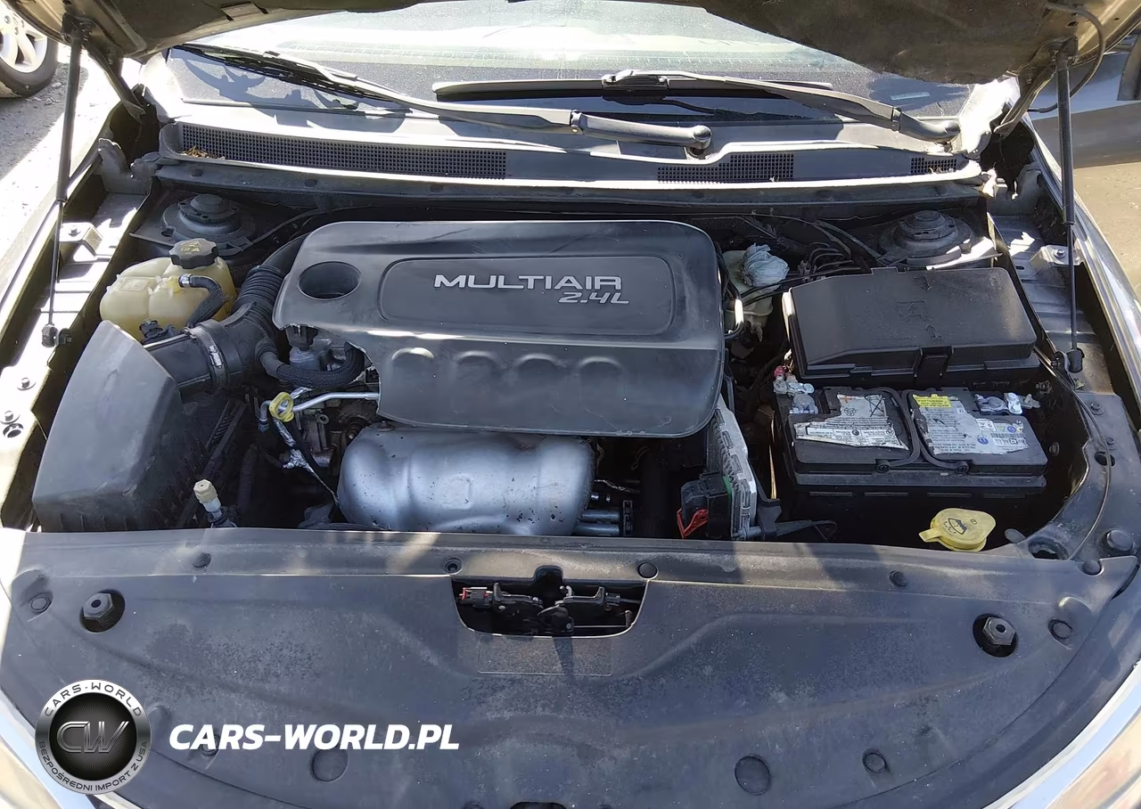2015 Chrysler 200 C VIN:1C3CCCCB1FN576490 - 10