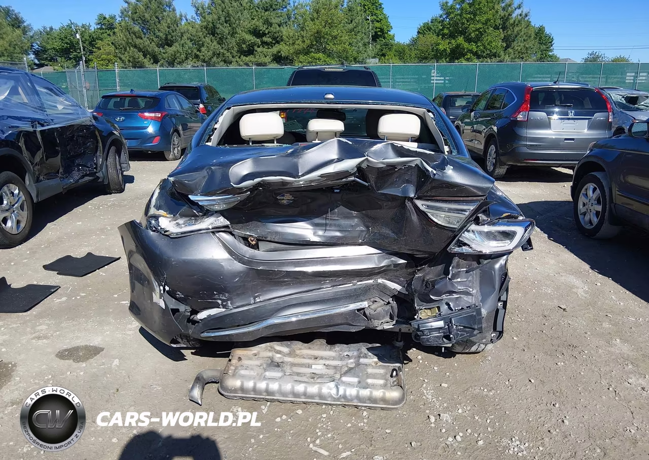 2015 Chrysler 200 C VIN:1C3CCCCB1FN576490 - 17
