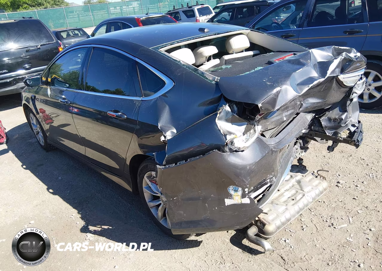 2015 Chrysler 200 C VIN:1C3CCCCB1FN576490 - 3
