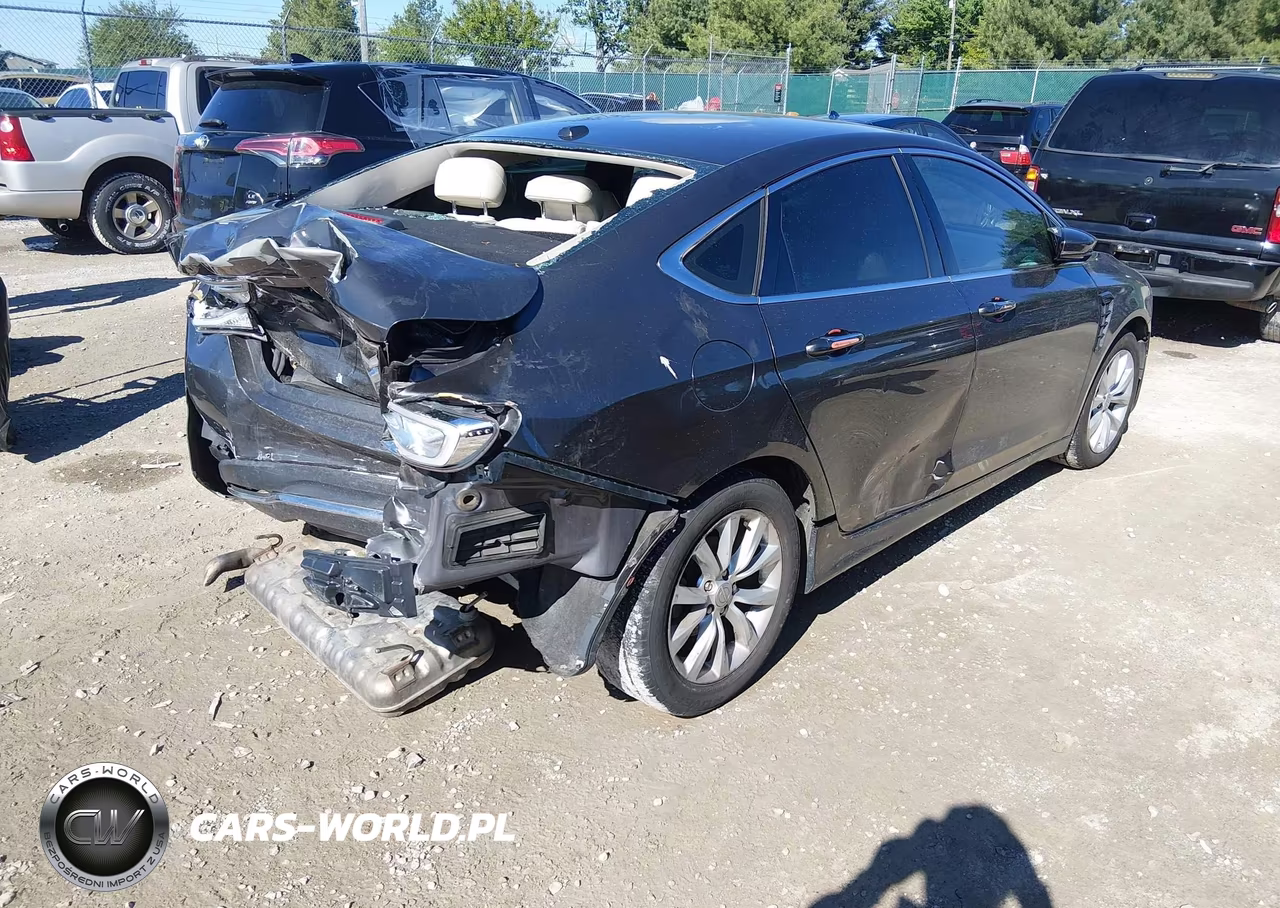 2015 Chrysler 200 C VIN:1C3CCCCB1FN576490 - 4