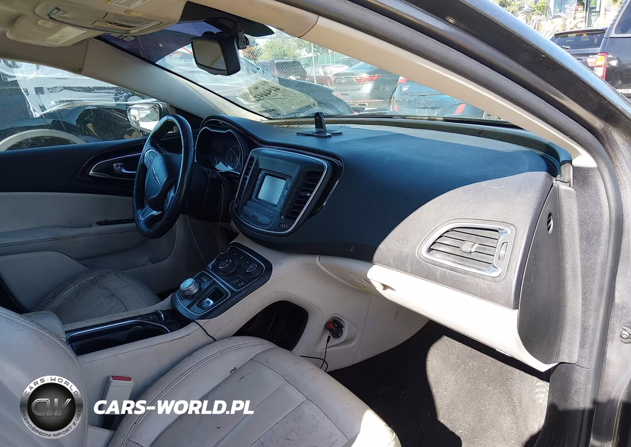 2015 Chrysler 200 C VIN:1C3CCCCB1FN576490 - 5