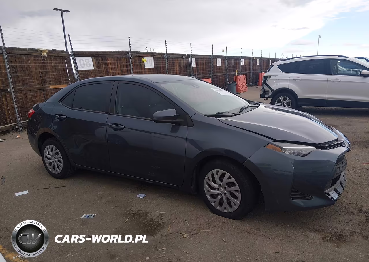 2017 Toyota Corolla Le VIN:5YFBURHE5HP573852 - 14