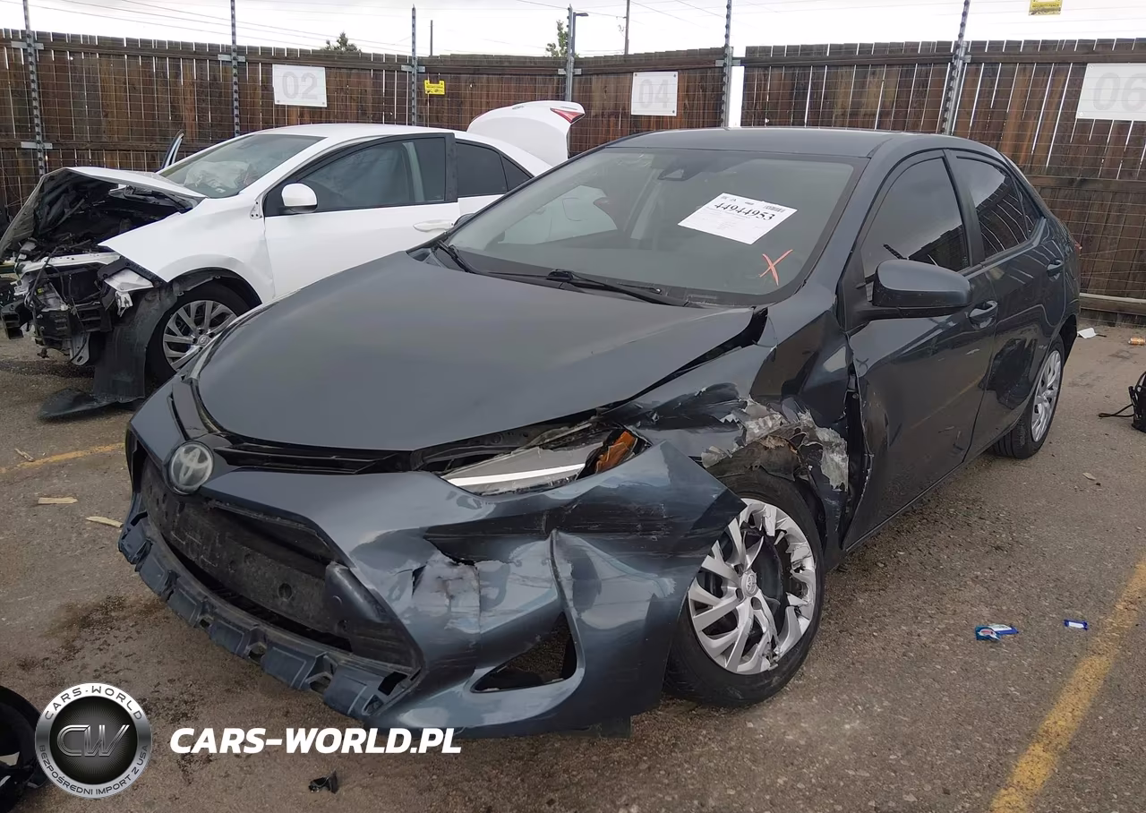 2017 Toyota Corolla Le VIN:5YFBURHE5HP573852 - 2