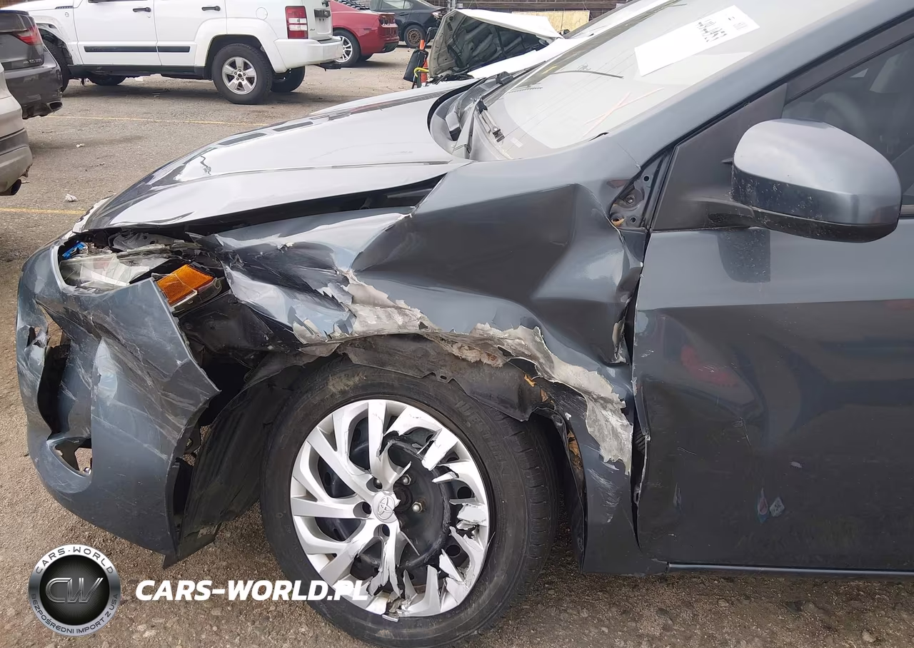 2017 Toyota Corolla Le VIN:5YFBURHE5HP573852 - 6