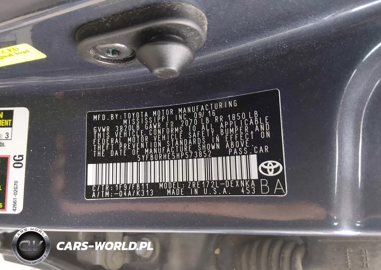 2017 Toyota Corolla Le VIN:5YFBURHE5HP573852 - 9