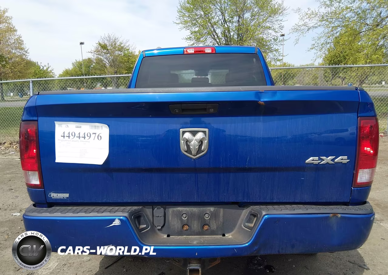 2018 Ram 1500 Express 4X4 6'4 Box VIN:1C6RR7FG4JS309073 - 16