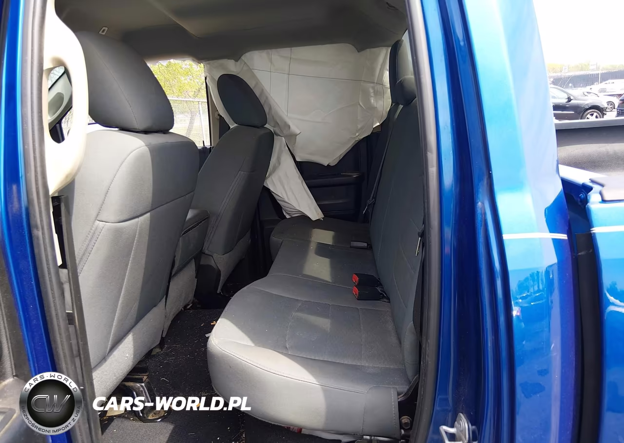 2018 Ram 1500 Express 4X4 6'4 Box VIN:1C6RR7FG4JS309073 - 8