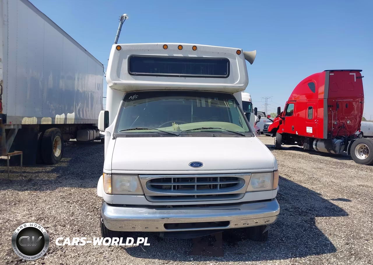 2000 Ford E-450 Cutaway Standard VIN:1FDXE45F8YHA30540 - 12