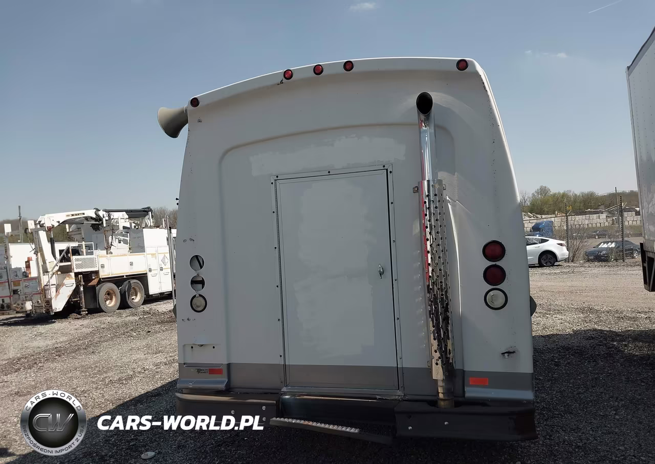 2000 Ford E-450 Cutaway Standard VIN:1FDXE45F8YHA30540 - 15