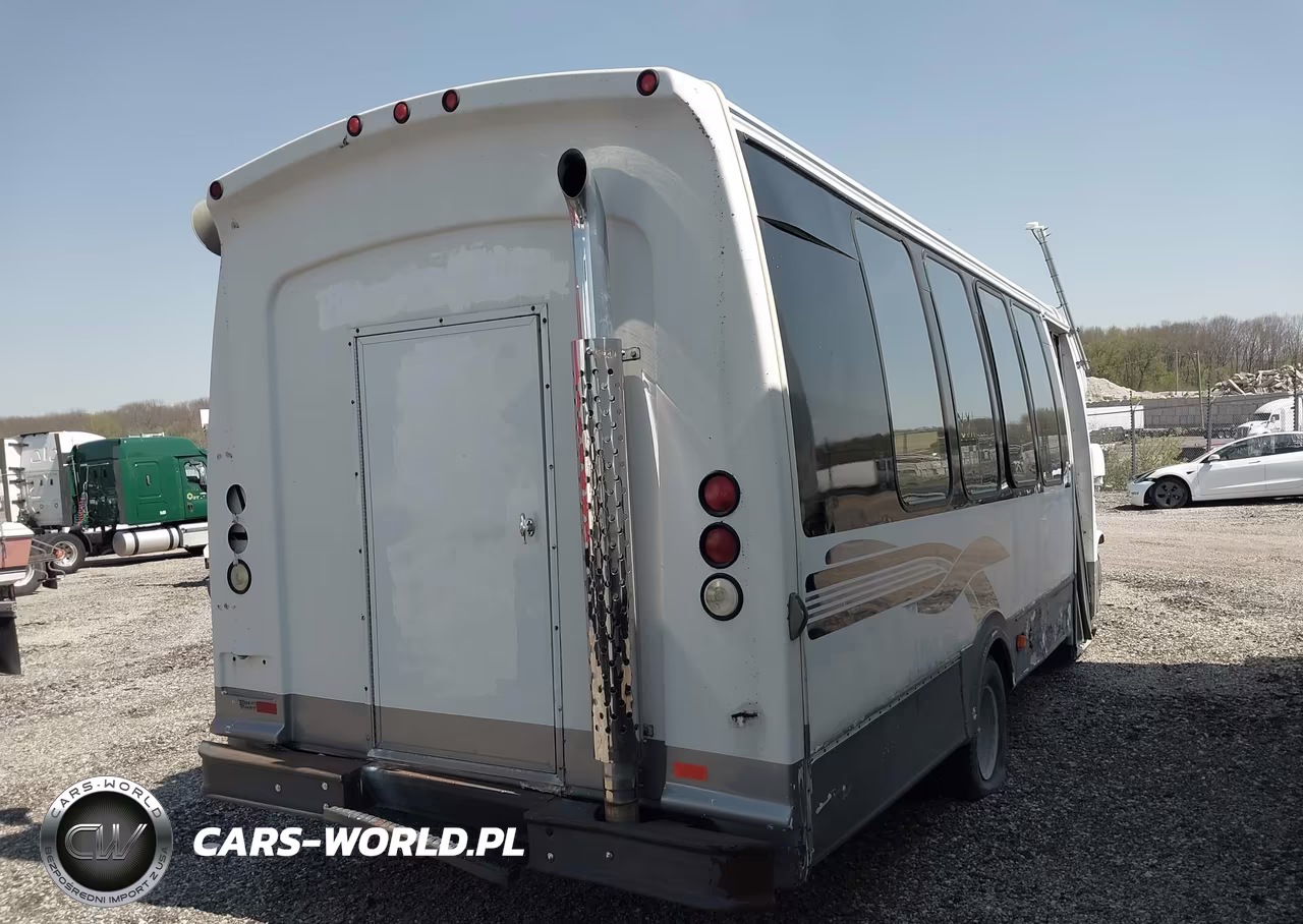 2000 Ford E-450 Cutaway Standard VIN:1FDXE45F8YHA30540 - 4