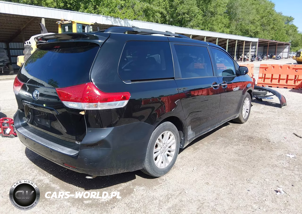 2011 Toyota Sienna Xle V6 VIN:5TDYK3DC9BS099999 - 4