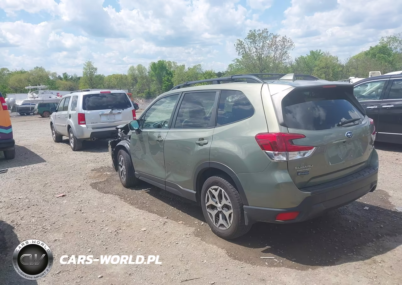 2019 Subaru Forester Premium VIN:JF2SKAGC3KH539145 - 3