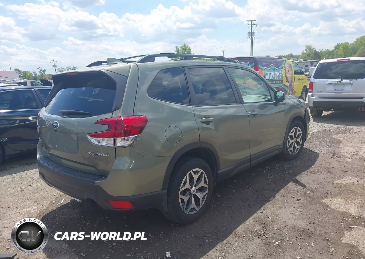 2019 Subaru Forester Premium VIN:JF2SKAGC3KH539145 - 4