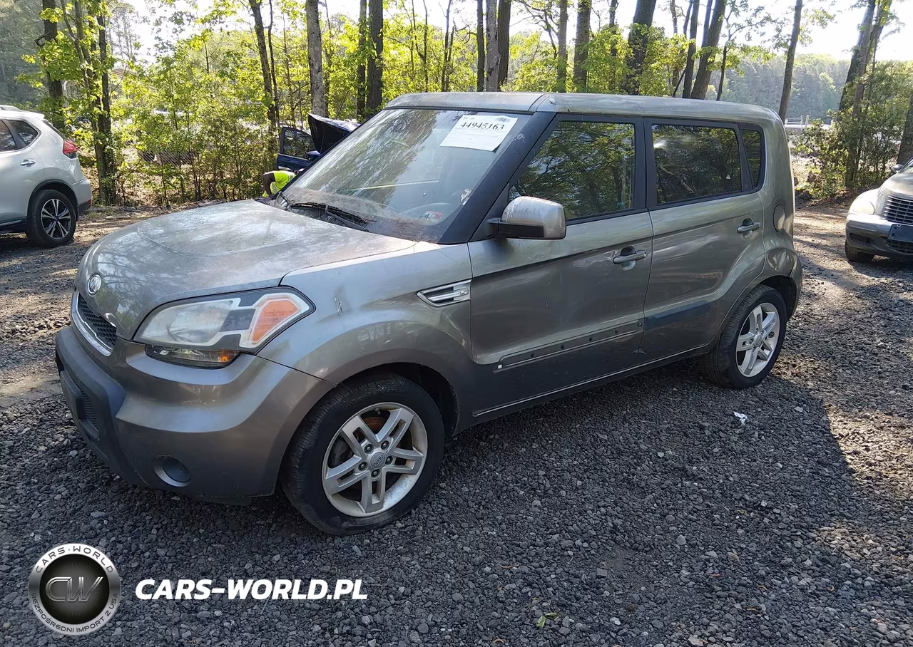 2011 Kia Soul + VIN:KNDJT2A24B7196851 - 2