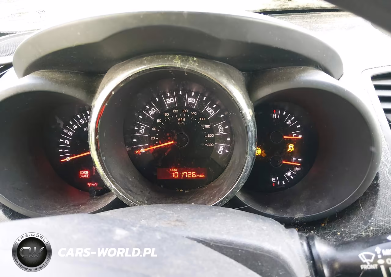 2011 Kia Soul + VIN:KNDJT2A24B7196851 - 7