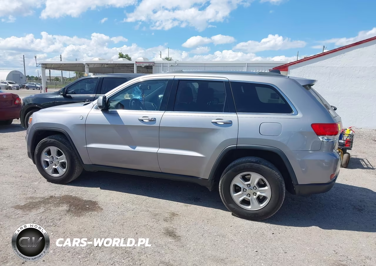 2015 Jeep Grand Cherokee Laredo VIN:1C4RJFAG4FC682021 - 14