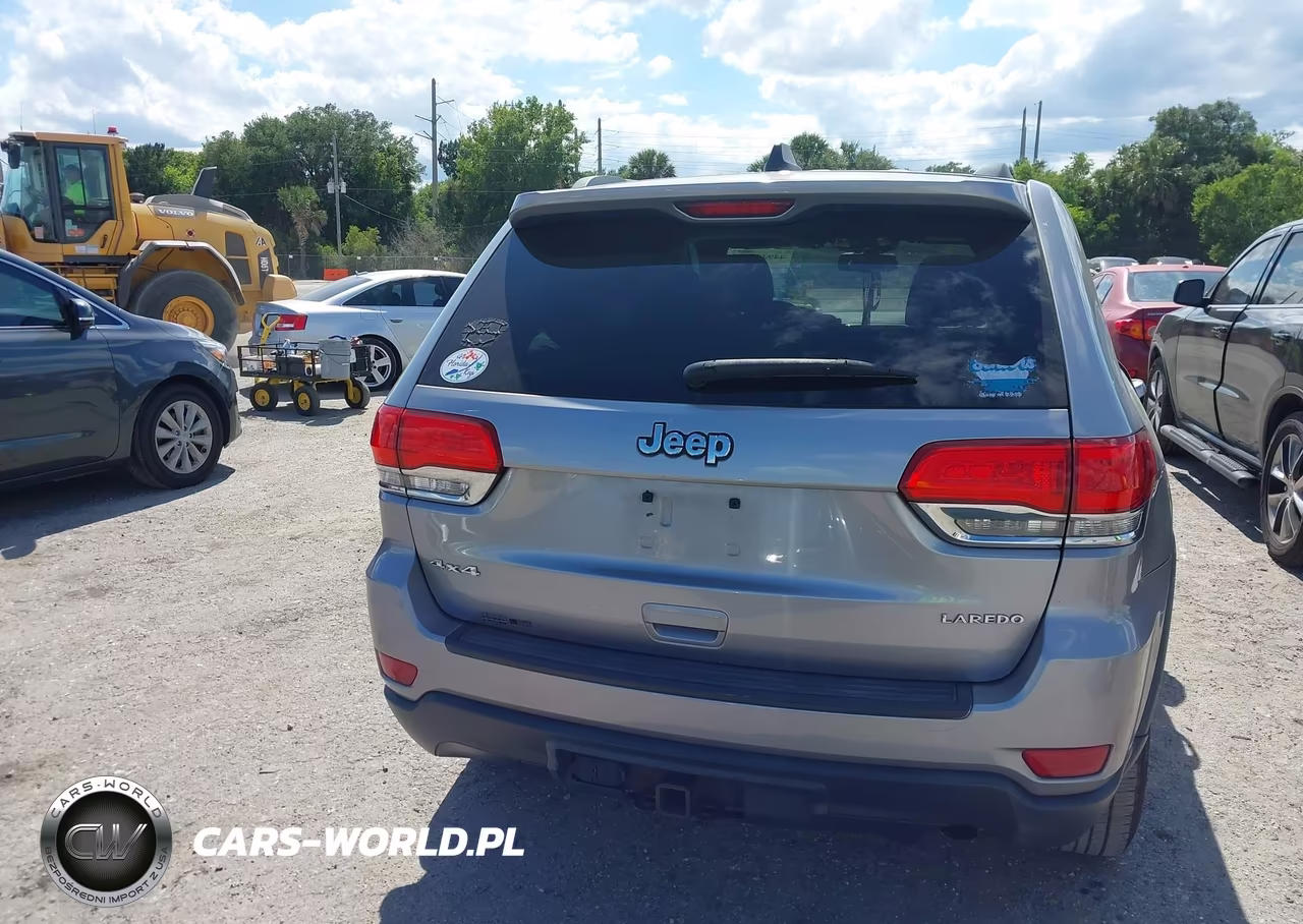 2015 Jeep Grand Cherokee Laredo VIN:1C4RJFAG4FC682021 - 16