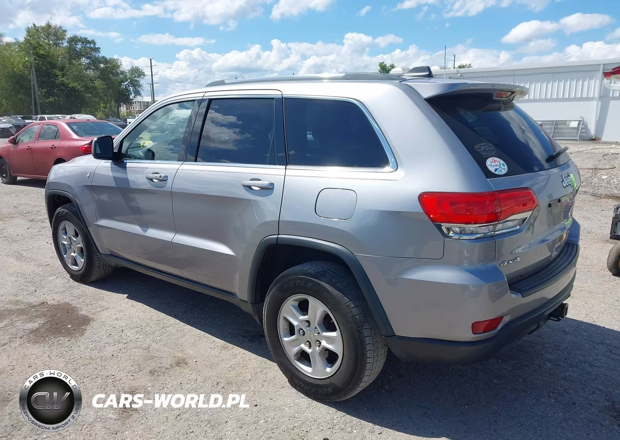 2015 Jeep Grand Cherokee Laredo VIN:1C4RJFAG4FC682021 - 3
