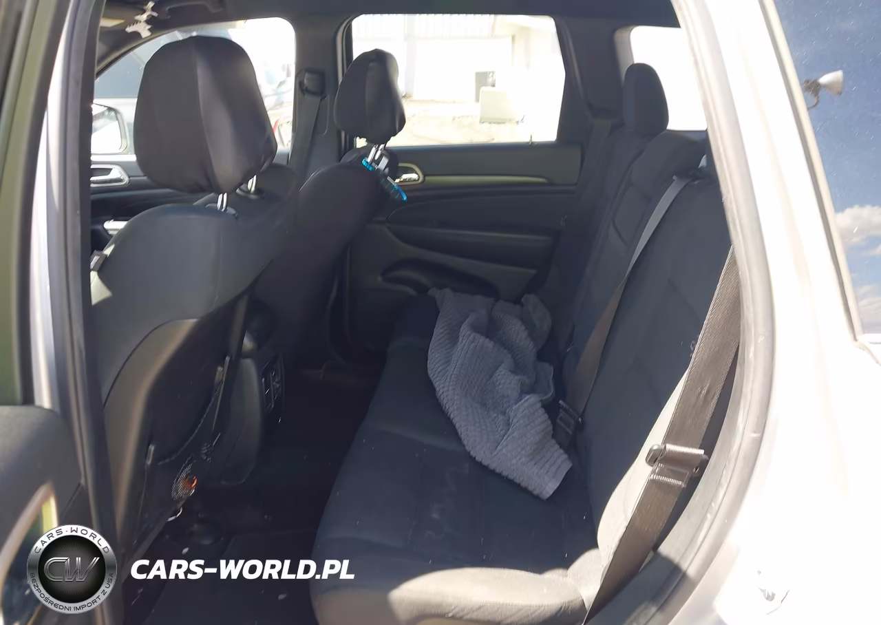2015 Jeep Grand Cherokee Laredo VIN:1C4RJFAG4FC682021 - 8