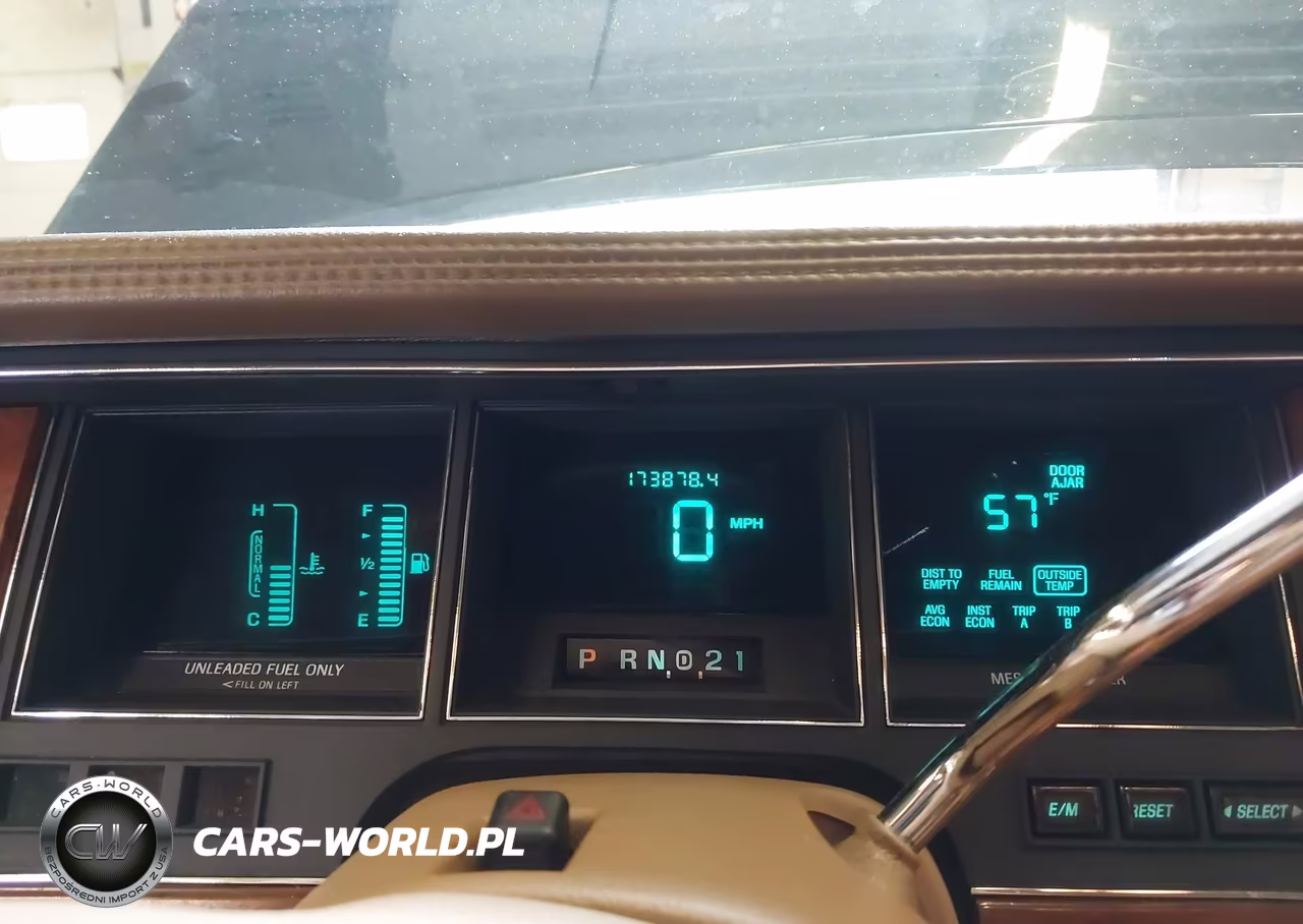 1994 Lincoln Town Car Signature-Tournament VIN:1LNLM82W2RY710741 - 7