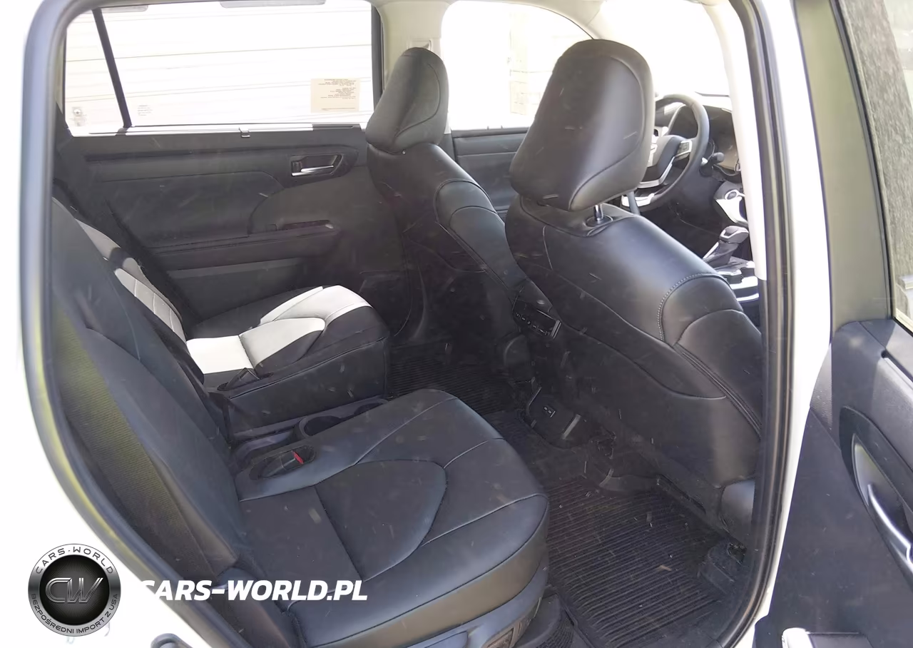 2026 Toyota Highlander Hybrid Xle VIN:5TDKBRCH3TS702145 - 8