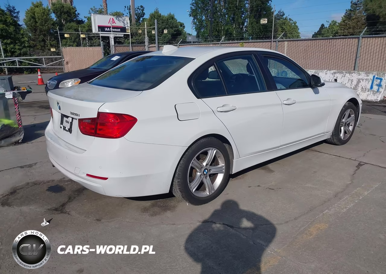 2013 BMW 328I VIN:WBA3A5C5XDJ461489 - 4