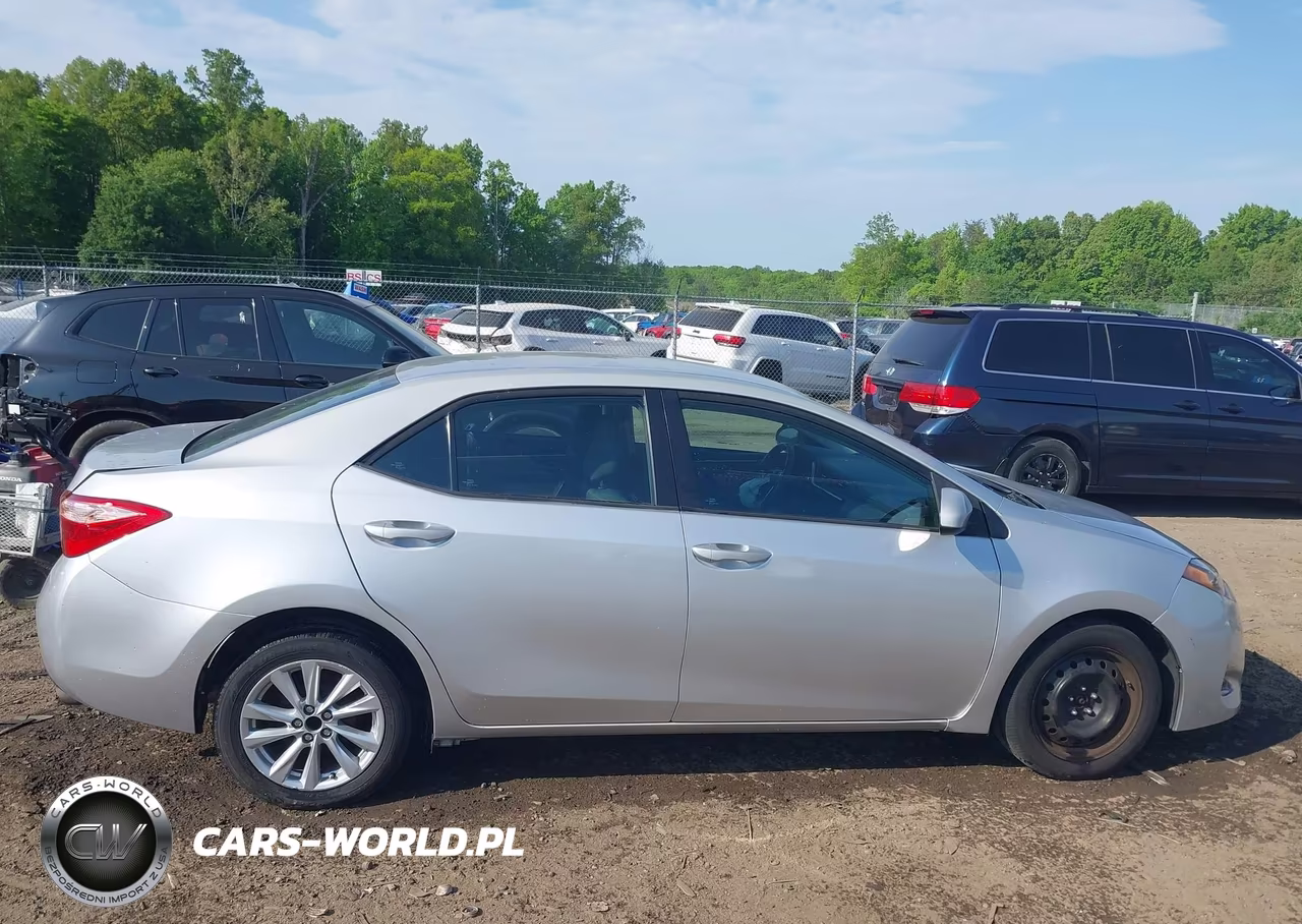 2019 Toyota Corolla Le VIN:2T1BURHE6KC242902 - 13