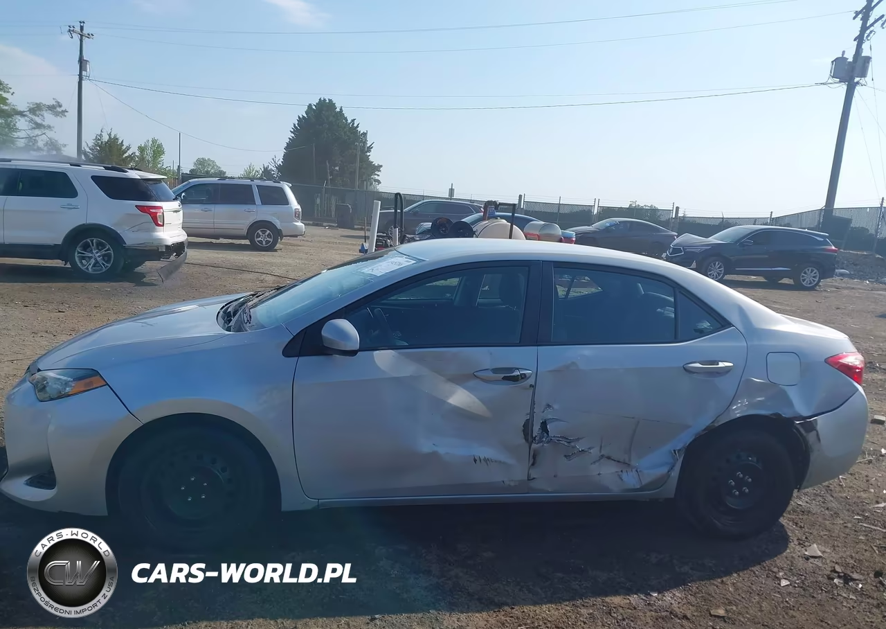 2019 Toyota Corolla Le VIN:2T1BURHE6KC242902 - 14