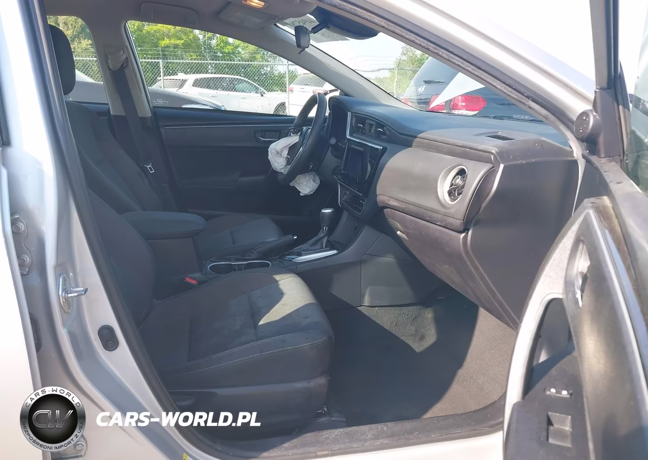 2019 Toyota Corolla Le VIN:2T1BURHE6KC242902 - 5