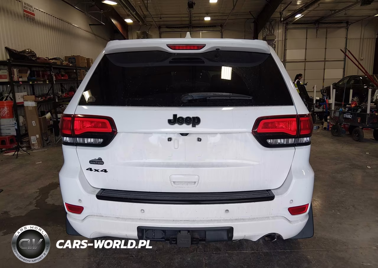2017 Jeep Grand Cherokee Altitude 4X4 VIN:1C4RJFAG8HC704251 - 16