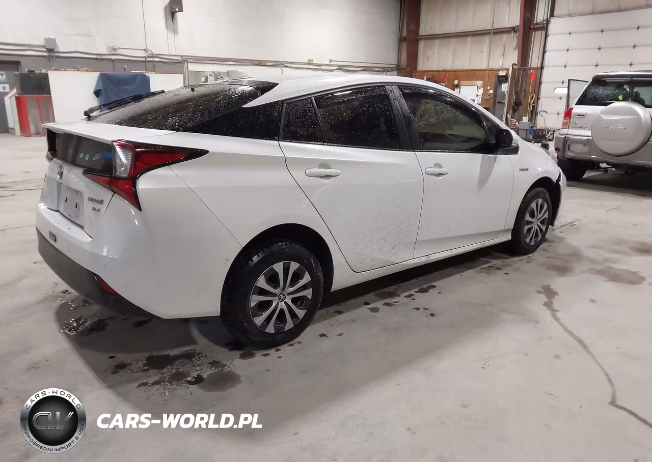 2021 Toyota Prius Xle Awd-E VIN:JTDL9MFU4M3024844 - 4