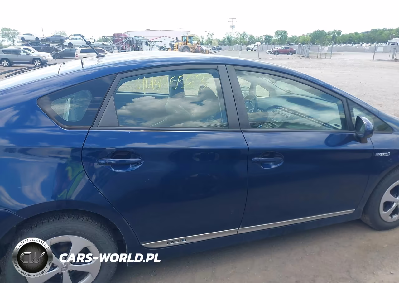 2013 Toyota Prius Two VIN:JTDKN3DU1D1725776 - 13